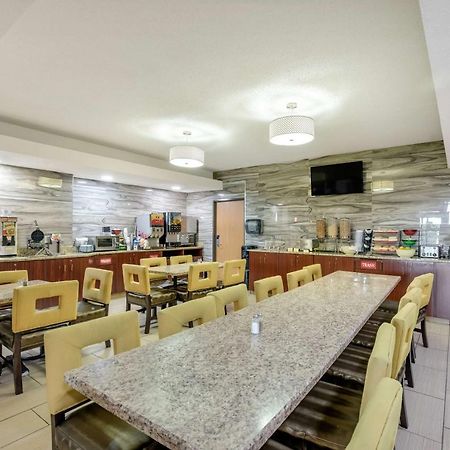Best Western Waukesha Grand Pewaukee Ngoại thất bức ảnh