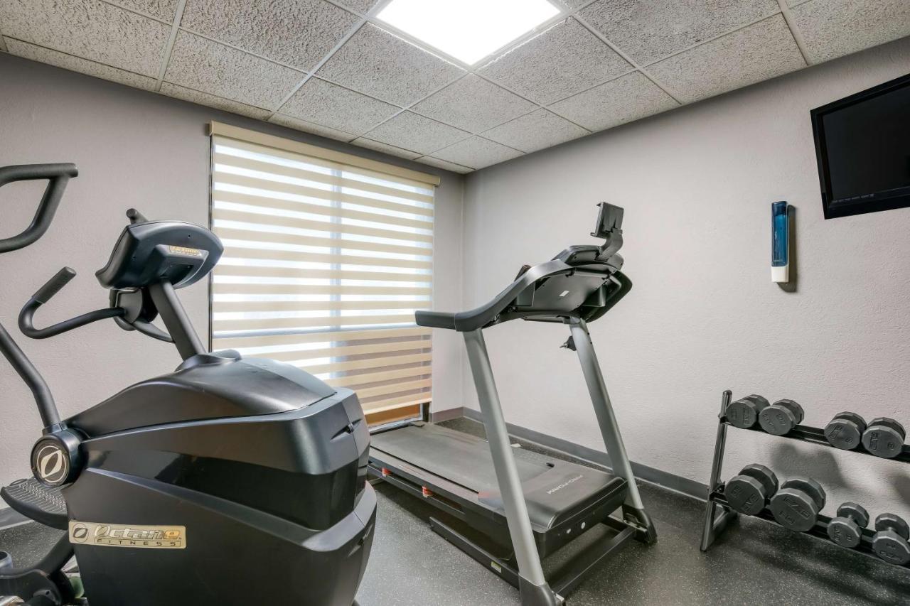 Best Western Waukesha Grand Pewaukee Ngoại thất bức ảnh
