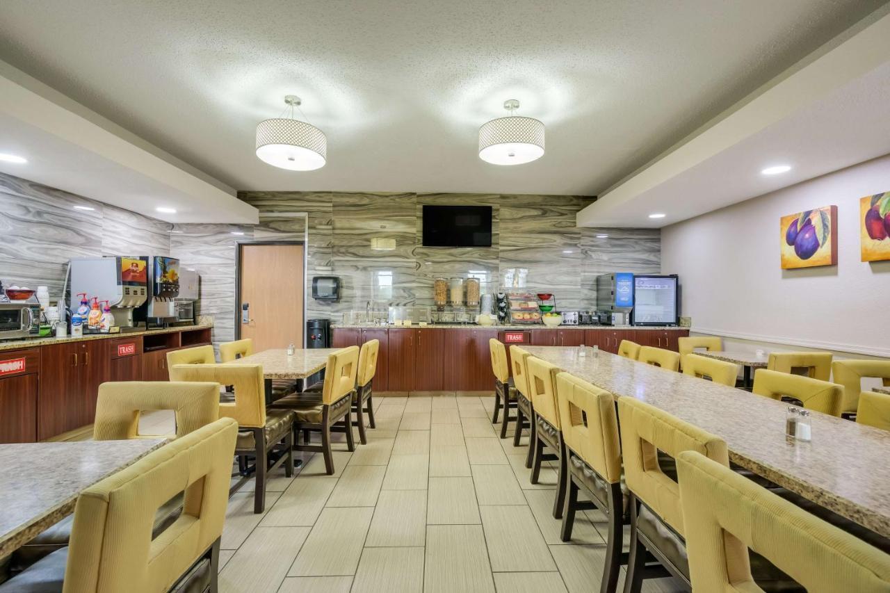 Best Western Waukesha Grand Pewaukee Ngoại thất bức ảnh