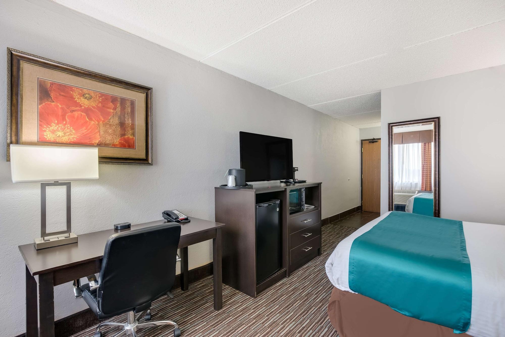 Best Western Waukesha Grand Pewaukee Ngoại thất bức ảnh